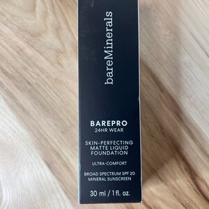 bareMinerals BAREPRO Matte Liquid Foundation - light cool